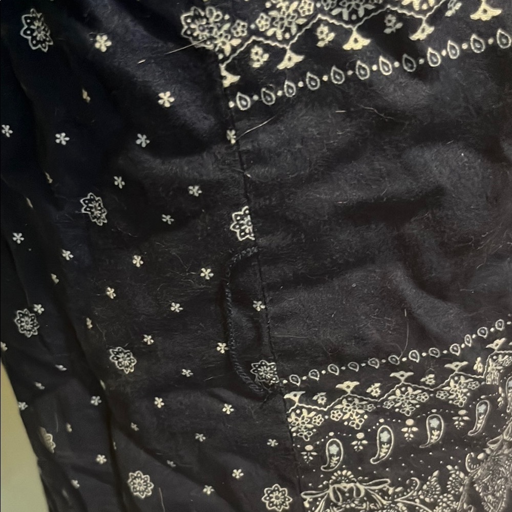 Old Navy Black and White Long Sleeve Plunge Dress - Picture 3 of 3